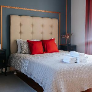 Aquilla Family Room 207