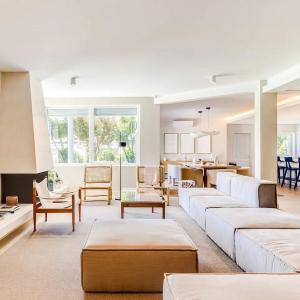Newly Renovated Beach Villa | By Airnest