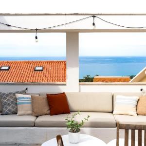 Ocean Terrace - Private Patio with BBQ & Sea view