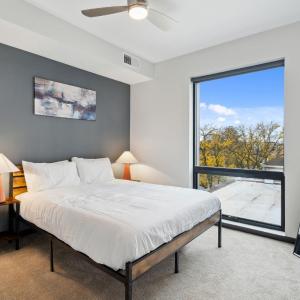CozySuites Mass with parking lounge & roof deck #22
