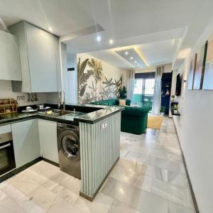 Jungle Vibes Stay - 2 BR Beach Front & Balcony