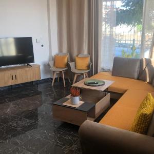 Brand new renovated apartment by the stadium
