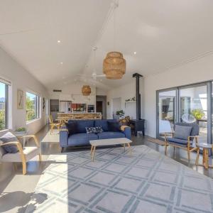 Lakeview Heights - 2020 built Luxury large House & Self Contained Studio - 264 sq mtr