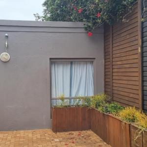 Three Little Birds Guest Cottage
