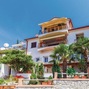 Cozy Apartment In Kostrena With Wifi