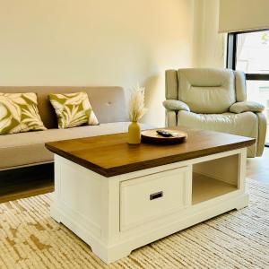Lake Quarter Apartment