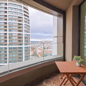 Skypark Tower 3-2 bedroom luxe apartment with free parking