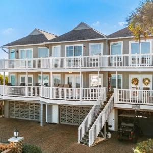 Beachfront Bliss-Admirals Quarters II Oceanfront