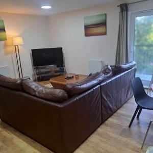 Spacious and Modern Two Bedroom Two Bathroom Flat with Secure Parking