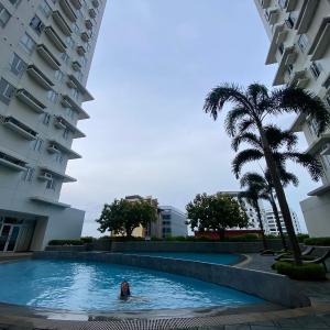 Condo near ATC- Molito Alabang, Muntinlupa