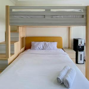 Comfort and Modern Studio Apartment at Menteng Park By Travelio
