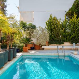 Serena Calm Pool House