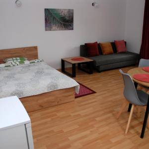 Beautiful apartment with terrace in Warsaw near forest