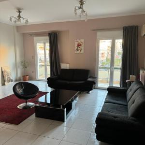 Top-Floor in Poligono, Spacious 2-Bedroom Apartment