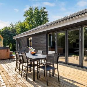 Beautiful Home In Græsted With Wifi