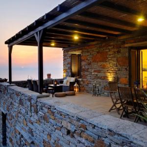 Luxurious beachfront haven in Kea