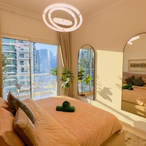 Skyline Dream - 1 BHK - Burj and Canal views