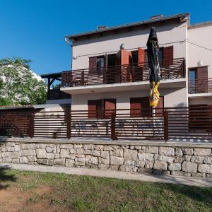 Apartments Tiho