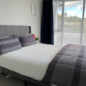 Totara Vale, Free Coffee, parking and wifi, near Glenfield Mall and highway 18,1