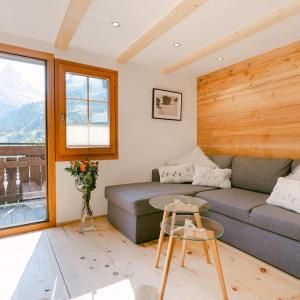 Rustic accommodation for 2 -4 persons