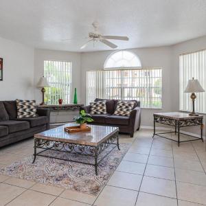 Villas At Island Club Community, Pools, Jacuzzi And More!