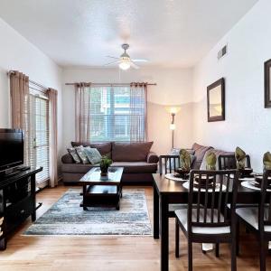 Cute and Cozy 4Bed Townhome Venetian Bay-2200SCD