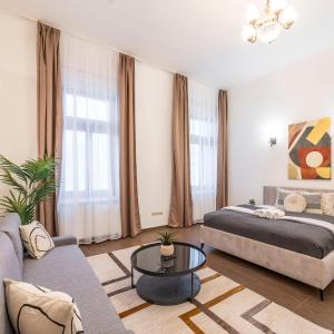 Deluxe & Cozy Central Located Joseph Boulevard Apartment