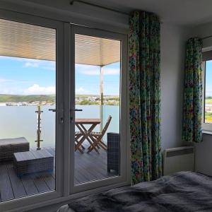 2-bed flat with balcony
