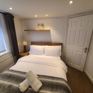 Grand House Near Etihad Coop Live