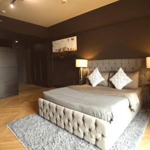 Italian Style Unit in Venice Luxury Residences