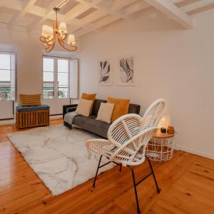 Stylish Getaway in a Mezzanine Flat by the Castle