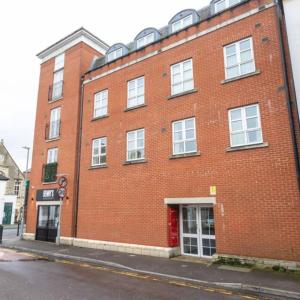 4 Bradford Old Town Swindon, 2 Bedroom, Sleeps 5, Free Secure Parking, Wifi, Long Stay Disc