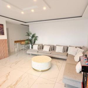 Nice Apartment with amazing view of Paris with private Parking