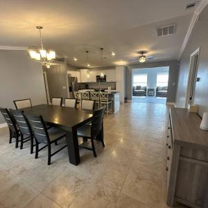5 Bedroom house 18mi from Ft Myers Beach