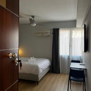 Central Urban Suite by Zeussuites
