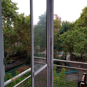 Apartamento luminoso y moderno, con vista a la Plaza 1 de Mayo