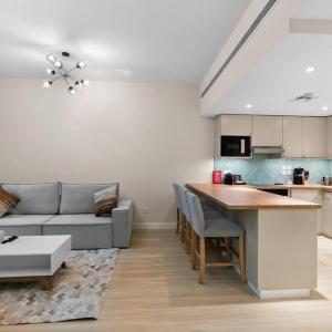 Prime Location, Great Value 1 BR Apt near MOE, Greens