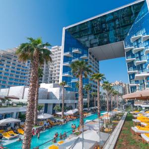 Superluxury Apartment in FIVE Palm, Pool & Beach Access