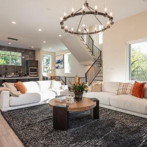 4BR Modern Luxury in Prime Location along Rice Military & Washington Ave