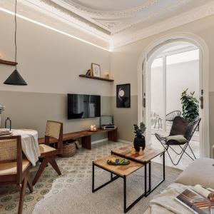 Halite - 2 bedrooms, terrace, and balcony in Gràcia