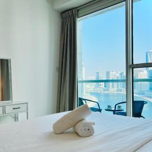 Modern 1BR Unit with Canal View Near Burj Khalifa