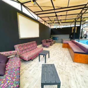 Duplex w Rooftop, Pool & 3 Jacuzzi, Maid, Security