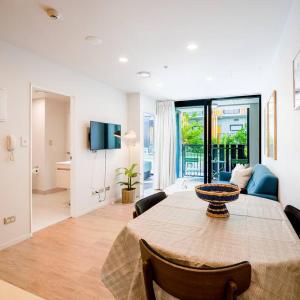 Stunning and Serene Two-bedroom Apartment