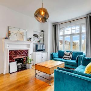 Spacious and modern apartment in leafy Balham
