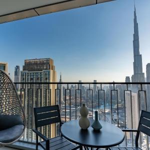 Burj Khalifa & Dubai Dancing Fountain View, 54th Floor & Dubai Mall Access