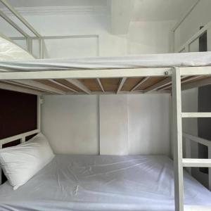 Lawton Residences Studio Room 2I - 4 pax