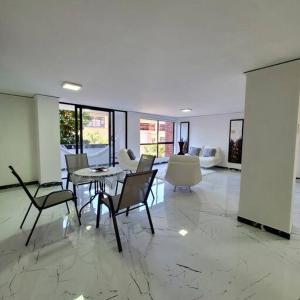 Wow! apartamento al lado de cc Oviedo y cc Sta Fe