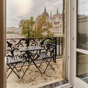 Charming Budapest Apartment with Parliament Views