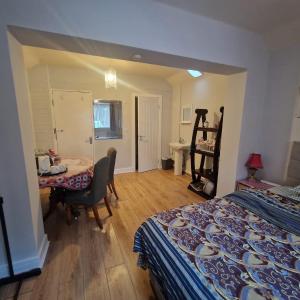 Studio Lickey Hills Near Attractions Garden Pet Ok