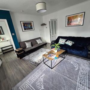 Cosy 3 Bed with Parking Near Piccadilly, Etihad Stadium and COOP Live Sleeps up to 6
